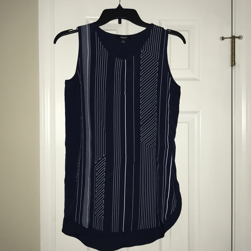 XS Premise Studio Navy and White Geometric Tank